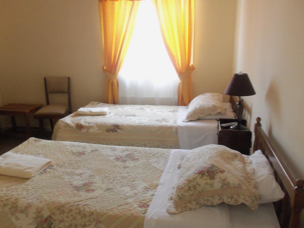 Hostal Joshiken Punta Arenas Room photo
