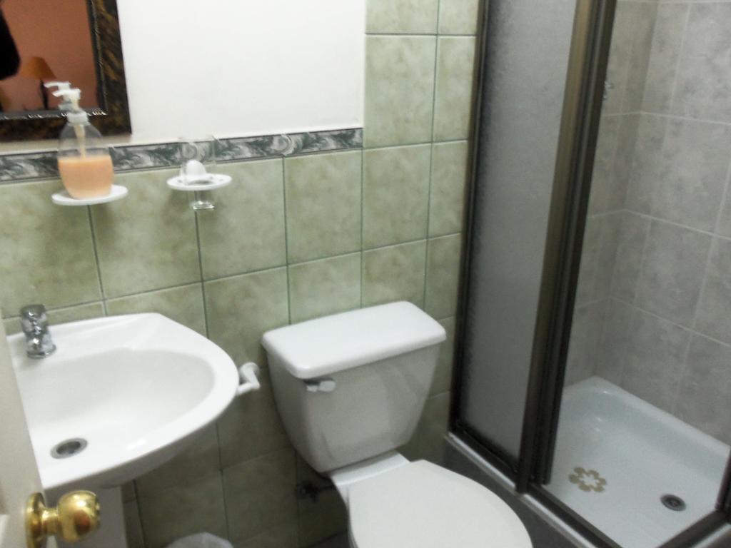 Hostal Joshiken Punta Arenas Room photo