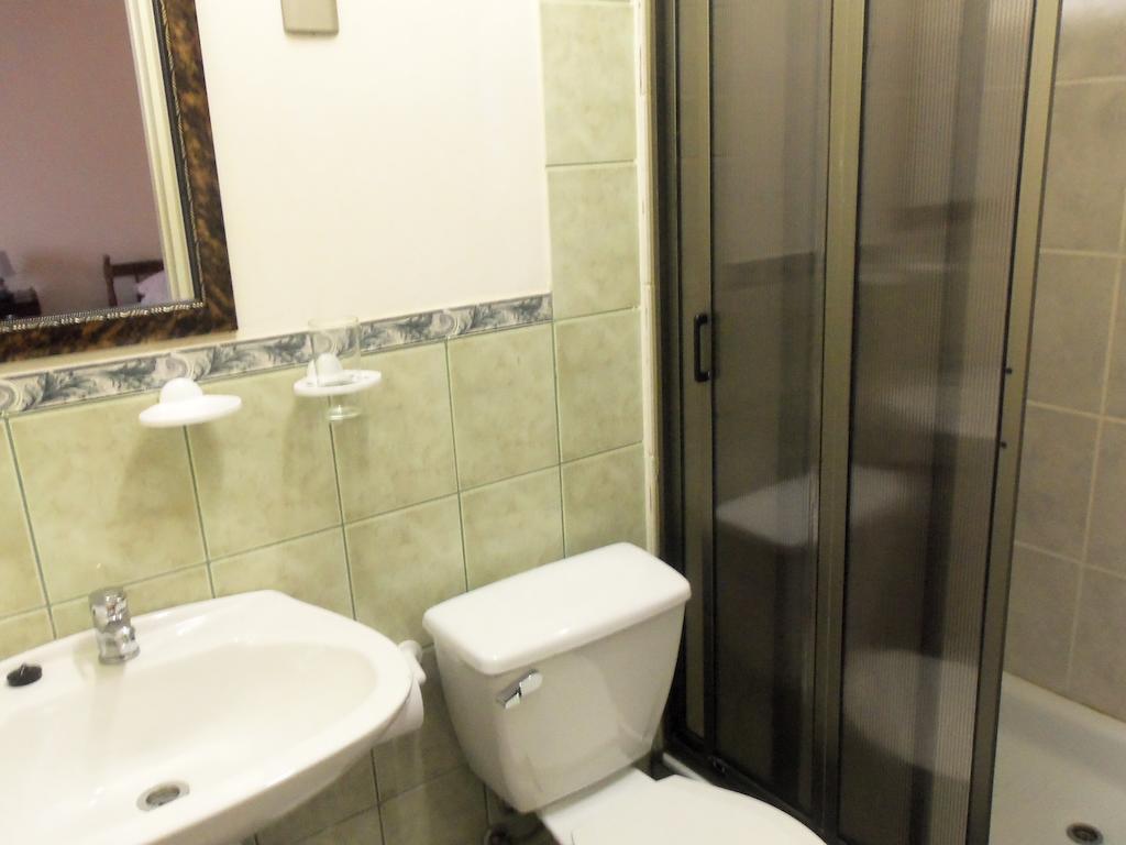 Hostal Joshiken Punta Arenas Room photo