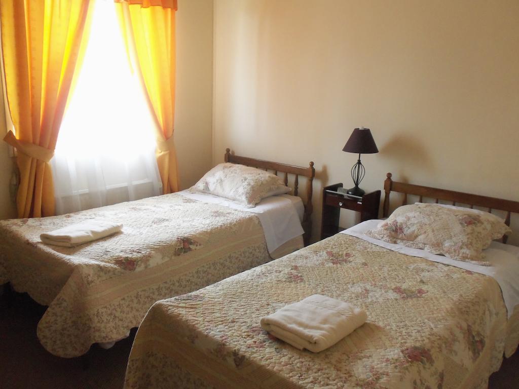 Hostal Joshiken Punta Arenas Room photo