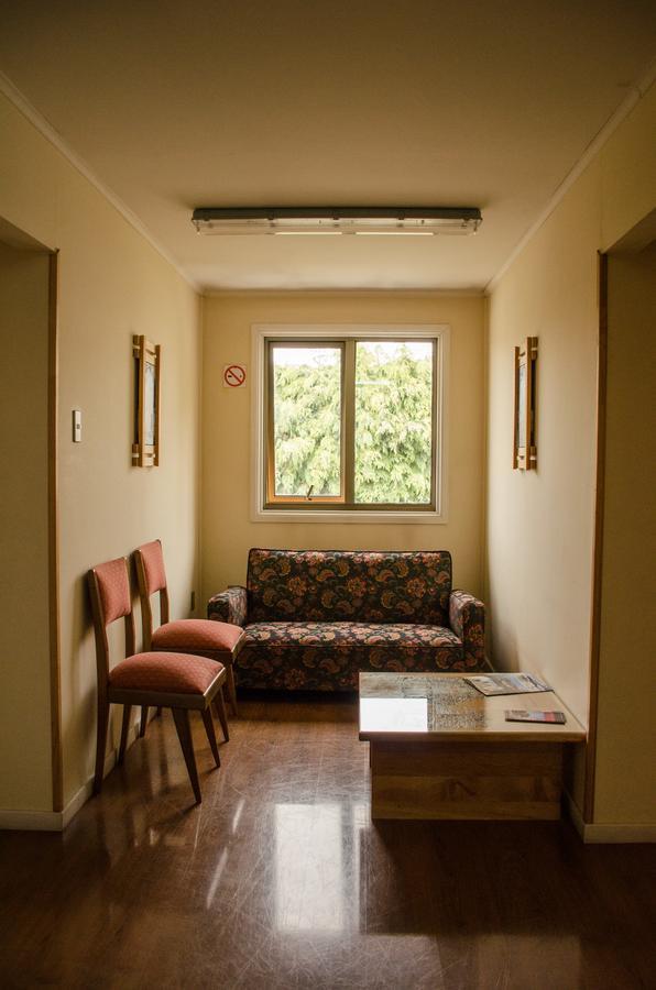 Hostal Joshiken Punta Arenas Exterior photo